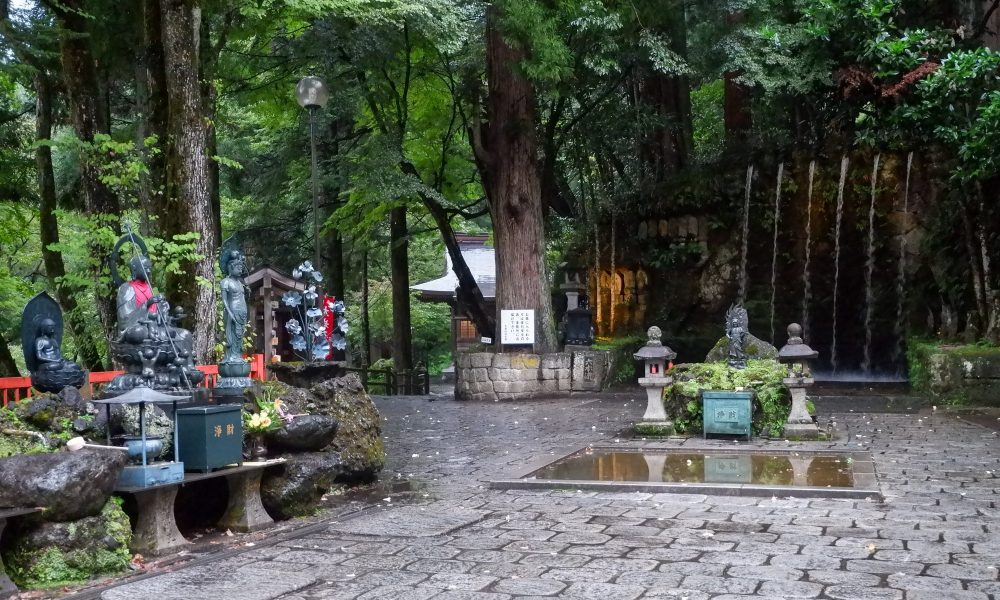 Oiwasan Nisseki-ji – La méditation sous les cascades à Toyama