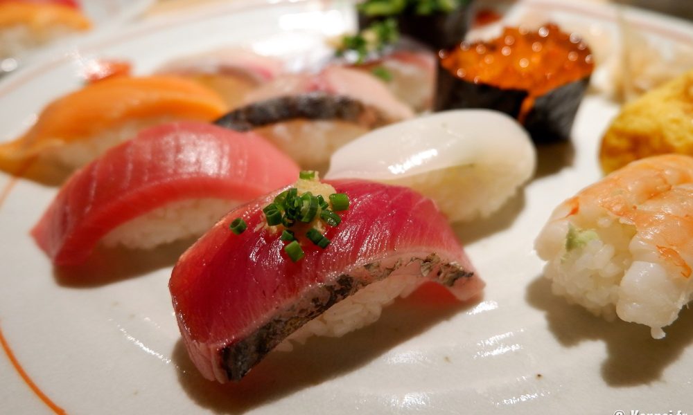 Sushi – 🍣 Les belles bouchées de riz et poisson cru au Japon