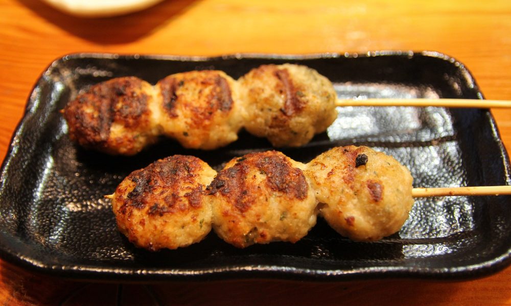 Torikizoku Shinjuku Kuyakusho-dori  – L'un des populaires restaurants de yakitori