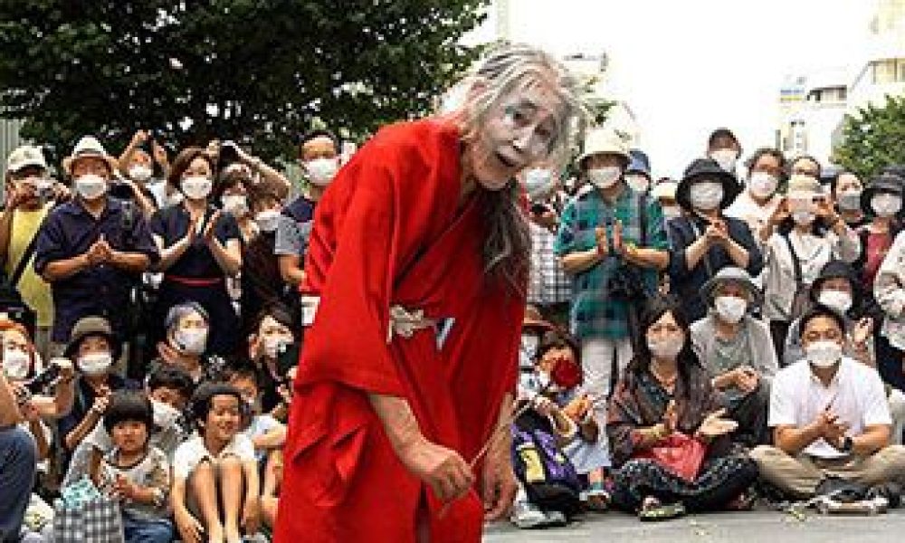 [Vidéo] Un atypique danseur de rue japonais toujours actif à 92 ans