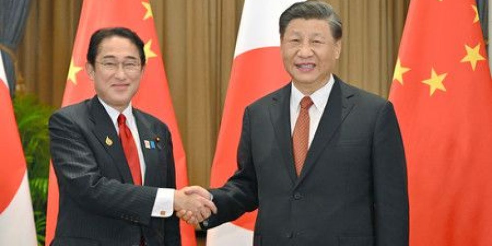 Rencontre entre les dirigeants japonais et chinois : la sécurité régionale au premier plan des discussions