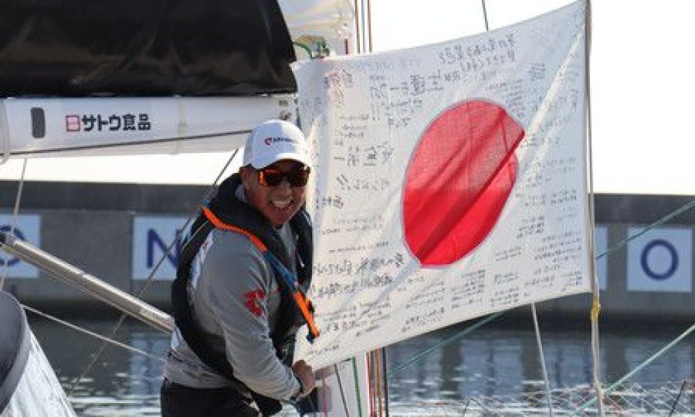 Tour du monde en bateau sans escale : le Japonais de 23 ans abandonne son périple dès le premier jour