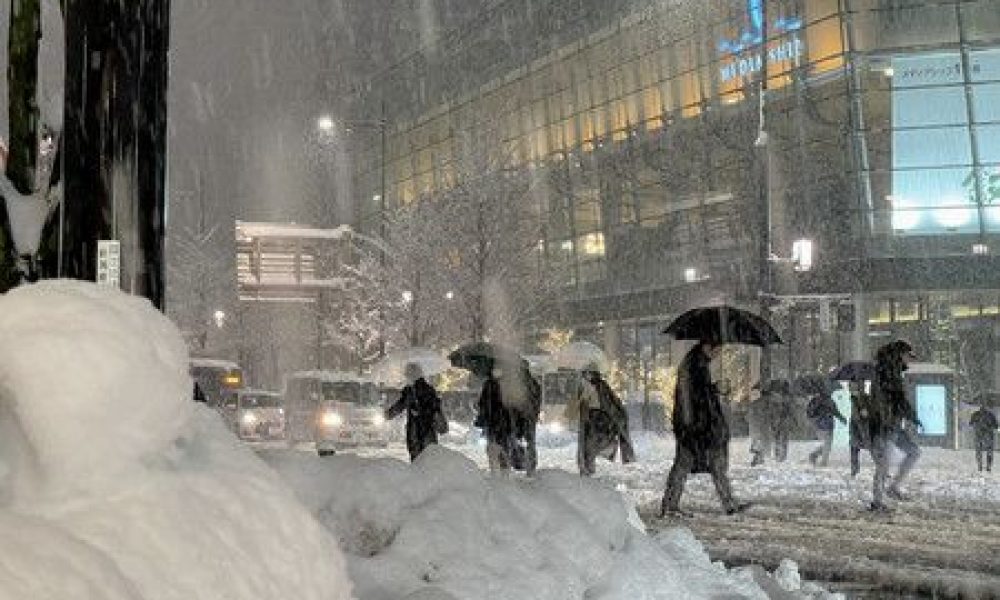Records de neige enregistrés dans les régions du nord du Japon