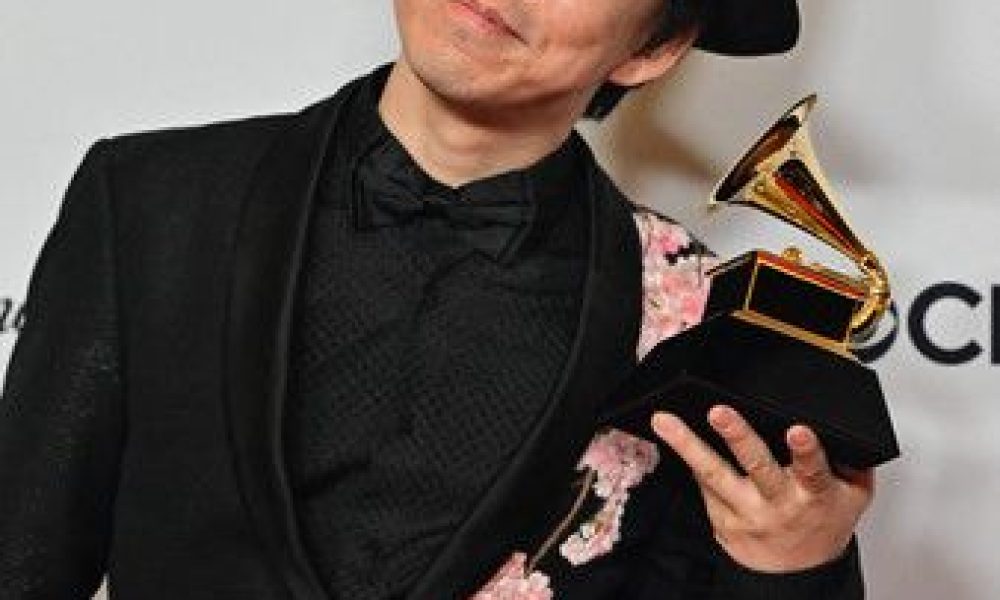 Grammy Awards : le Japonais Takumi Masanori récompensé pour son album aux sons de « shamisen »