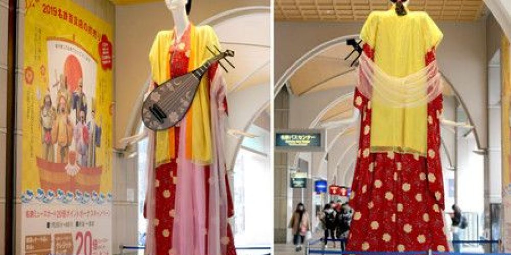 Un mannequin de 6 mètres, symbole de la gare de Nagoya, fête ses 50 ans
