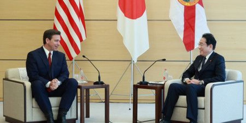 Ron de Santis, gouverneur de Floride et potentiel candidat aux présidentielles, accueilli au Japon comme un ministre étranger