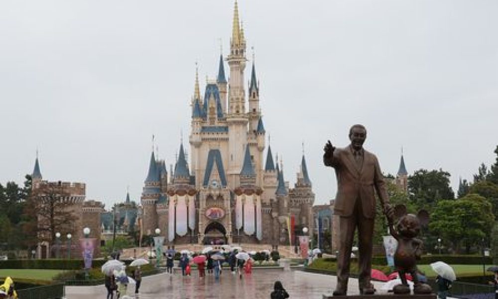 Le billet d’entrée pour Disneyland Tokyo dépassera les 10 000 yens pour la première fois