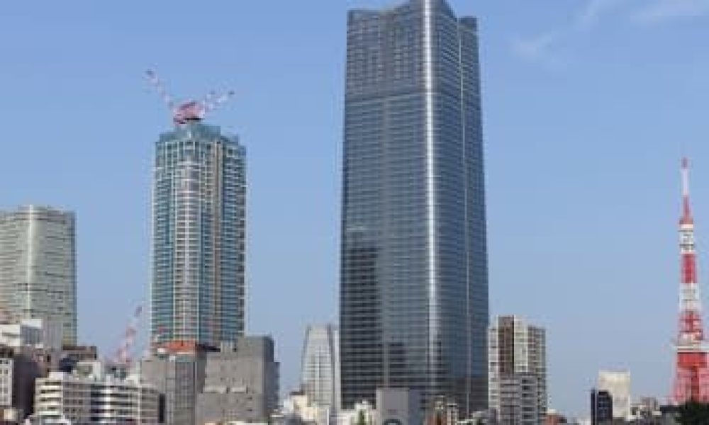 La construction du gratte-ciel le plus haut du Japon a été achevée
