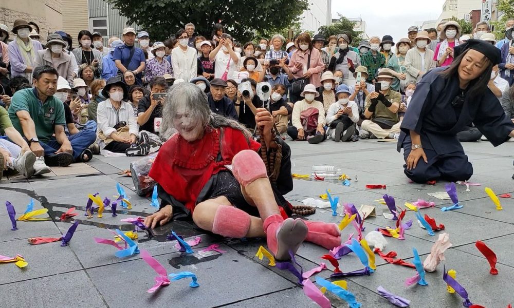 [Vidéo] Un artiste de rue légendaire de 92 ans se donne en spectacle à Hokkaidô