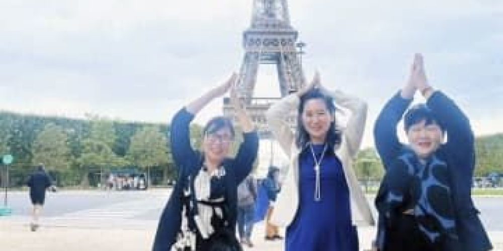 Une sénatrice japonaise critiquée pour une photo devant la tour Eiffel pendant un voyage d’affaires