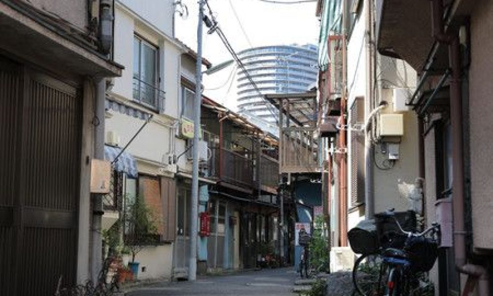 Face au prochain grand séisme, Tokyo veut réduire à zéro les zones où se concentrent les maisons en bois