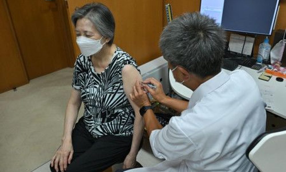 La campagne de vaccination gratuite contre le Covid-19 a débuté au Japon