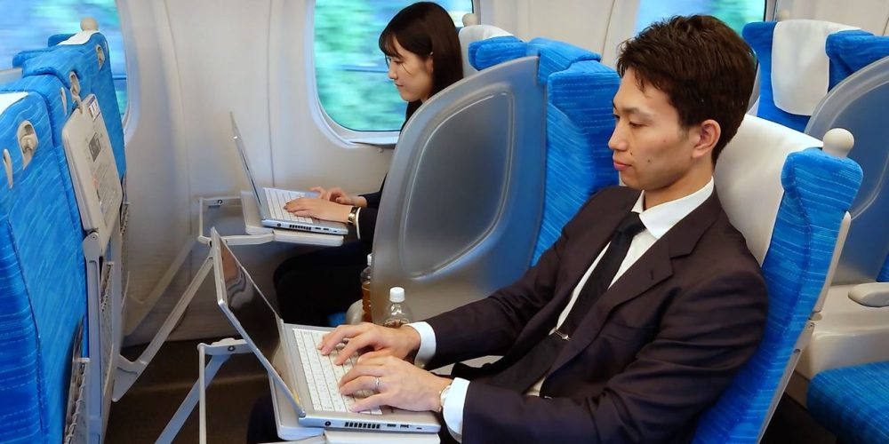 [Vidéo] Les Shinkansen inaugurent des espaces de travail confortables