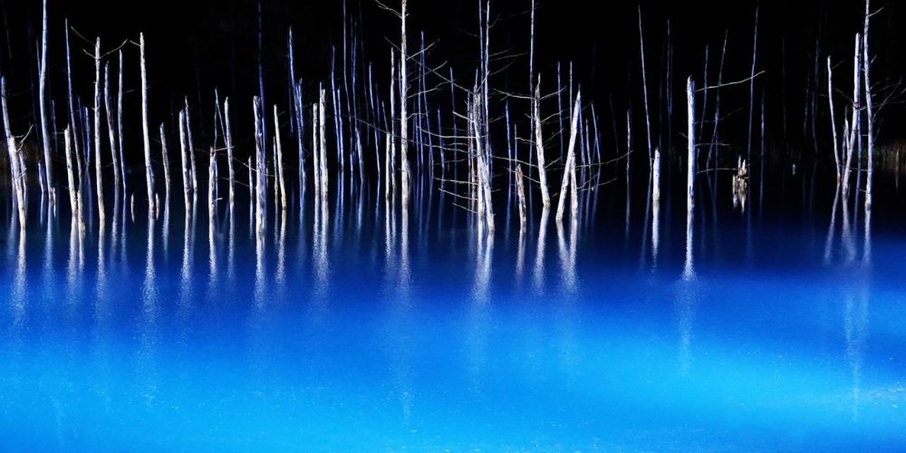 [Vidéo] L’étang bleu de Biei, un spectacle fantasmagorique sur l’île de Hokkaidô