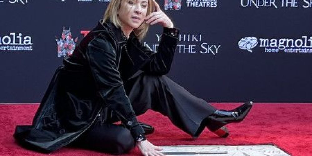 Les empreintes de Yoshiki révélées sur le parvis du Chinese Theater de Hollywood