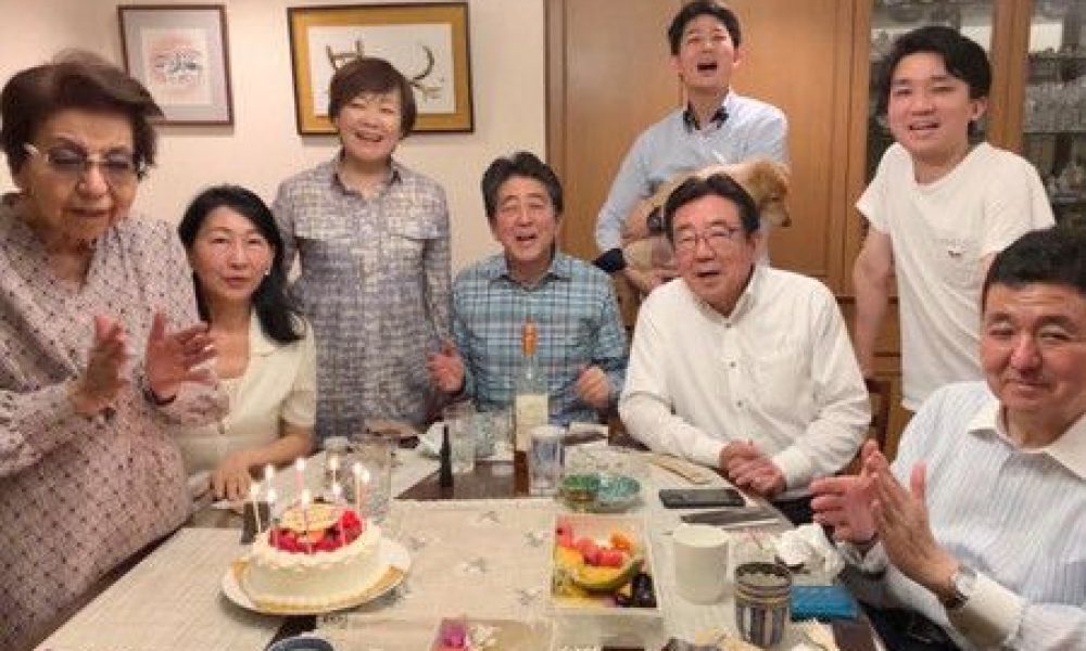Abe Yôko, « la marraine du monde politique japonais » et mère d’Abe Shinzô, est décédée