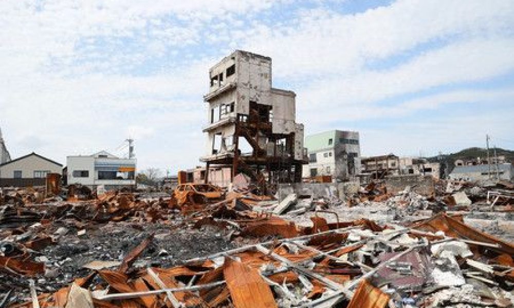 Séisme de Noto : trois mois après le désastre, la démolition des habitations endommagées débute