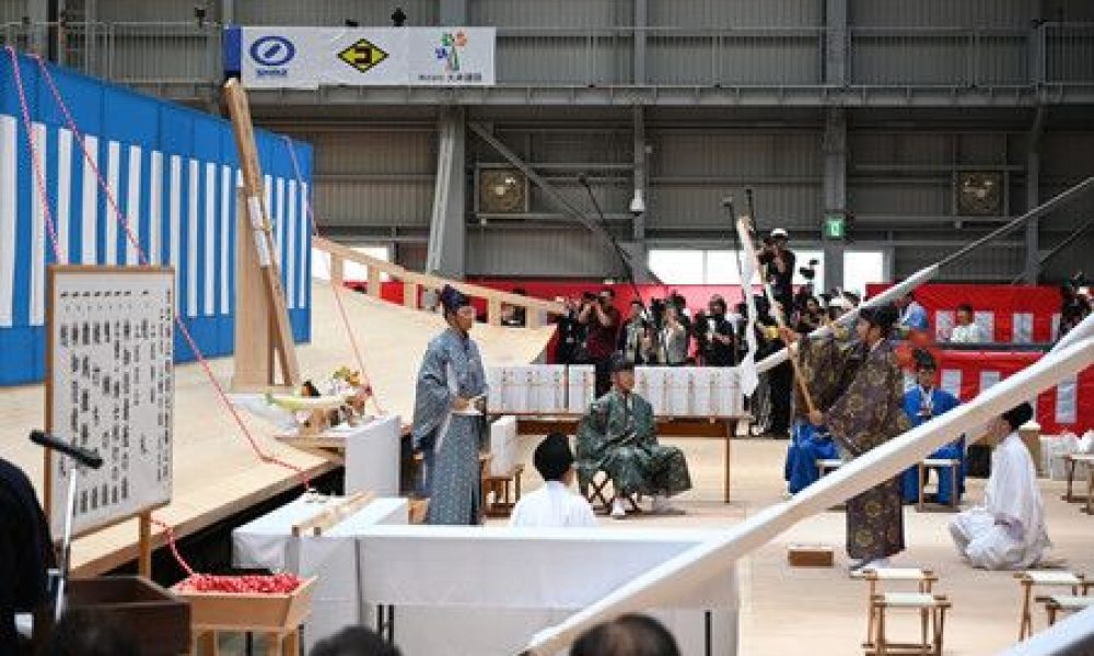 Une cérémonie à Okinawa pour fêter l’avancée de la reconstruction du château de Shuri