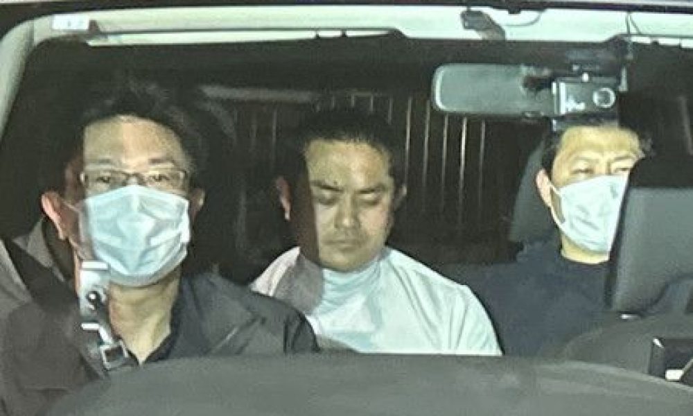 Un homme arrêté après avoir blessé deux personnes au couteau dans le métro de Tokyo